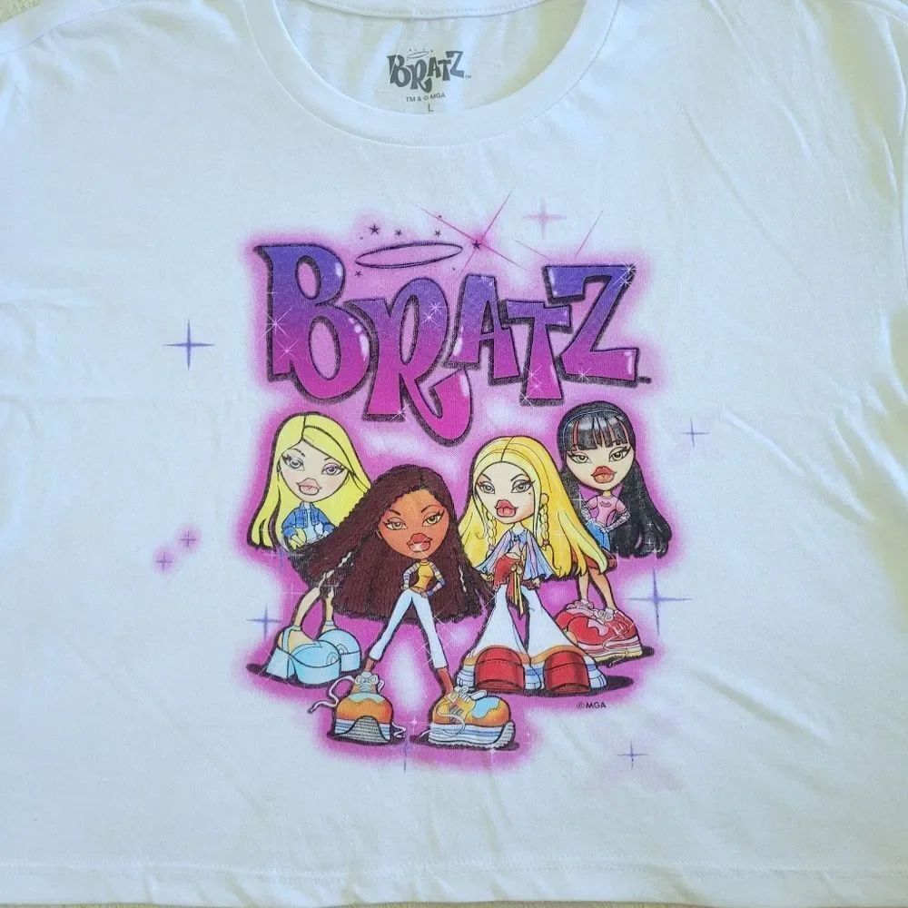 BRATZ Airbrush Graffiti Graphic Tee👕 - NWOT - Picture 9 of 12